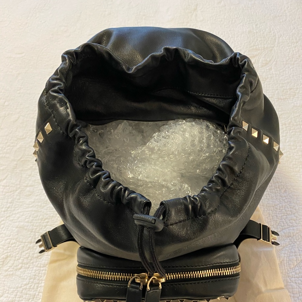 ❌SOLD❌Valentino Garavani Rockstud Black Leather - Picture 4 of 8